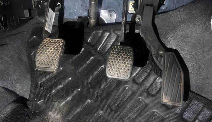 2021 Maruti Alto VXI, Petrol, Manual, 1,220 km, Pedals