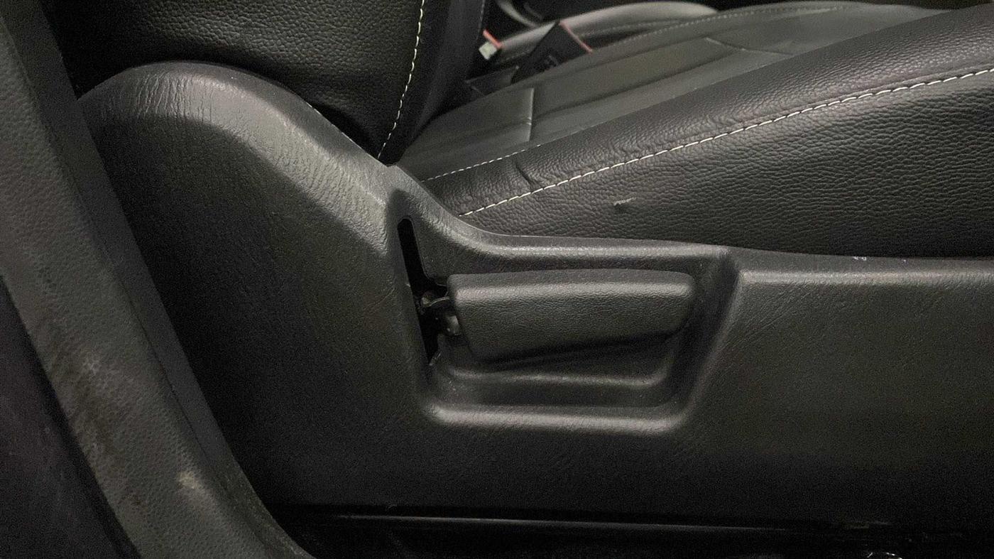 2021 Maruti Alto VXI, Petrol, Manual, 1,220 km, Driver Side Adjustment Panel