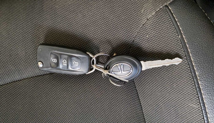 2018 Tata TIGOR XZ PLUS PETROL, Petrol, Manual, 98,460 km, Key Close Up