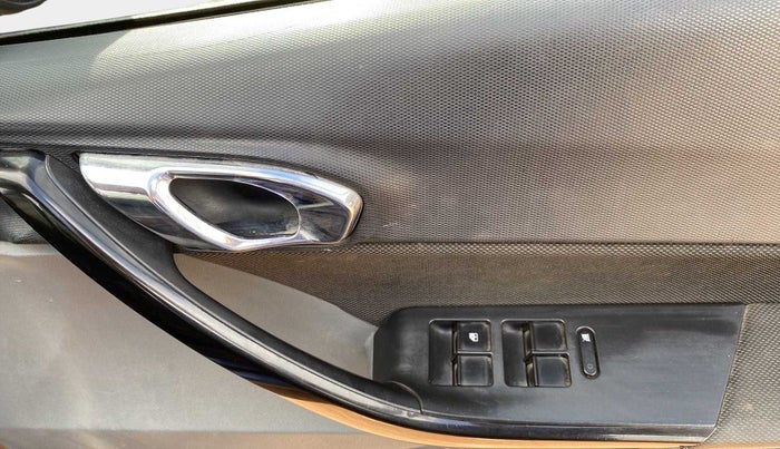 2018 Tata TIGOR XZ PLUS PETROL, Petrol, Manual, 98,460 km, Driver Side Door Panels Control