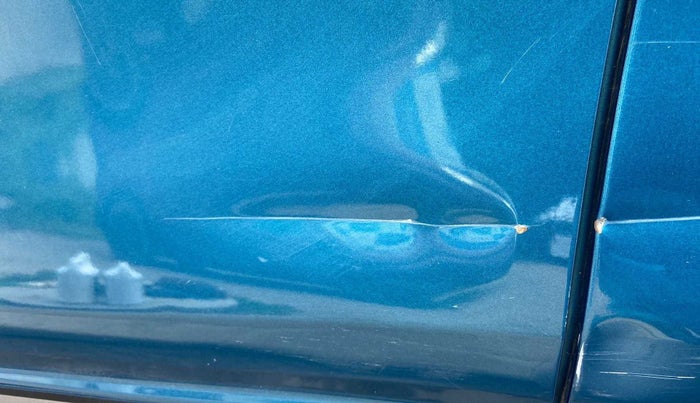 2021 Renault Kwid RXT 1.0 (O), Petrol, Manual, 28,370 km, Front passenger door - Slightly dented