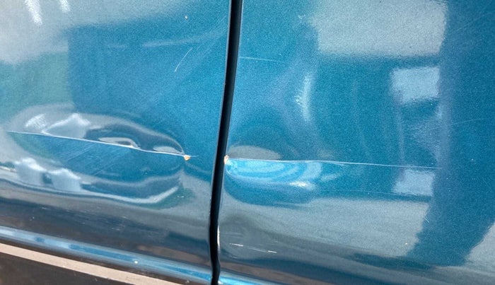 2021 Renault Kwid RXT 1.0 (O), Petrol, Manual, 28,370 km, Rear left door - Slightly dented