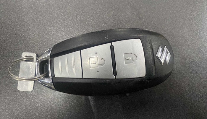 2016 Maruti Baleno ZETA PETROL 1.2, Petrol, Manual, 64,668 km, Key Close Up
