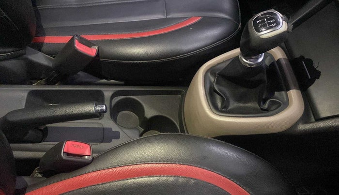 2014 Hyundai Xcent SX 1.2 (O), Petrol, Manual, 71,427 km, Gear Lever