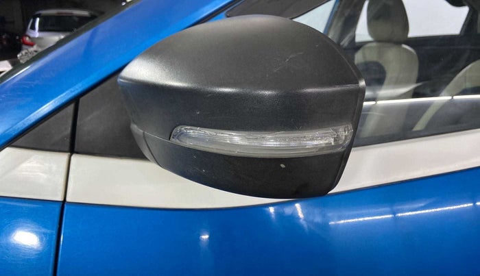 2018 Tata NEXON XM PETROL, CNG, Manual, 91,760 km, Left rear-view mirror - Mirror motor not working