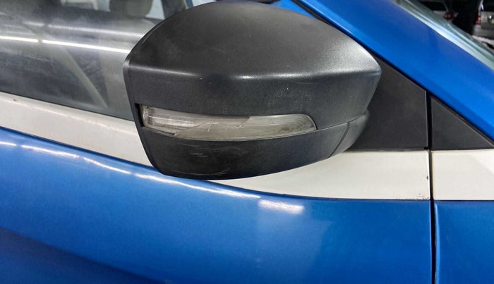 2018 Tata NEXON XM PETROL, CNG, Manual, 91,760 km, Right rear-view mirror - Mirror motor not working