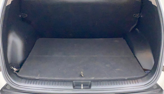 2018 Hyundai Creta E PLUS 1.6 PETROL, Petrol, Manual, 39,084 km, Boot Inside