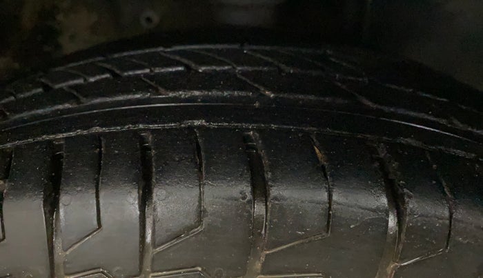 2017 Maruti IGNIS DELTA 1.2 AMT, Petrol, Automatic, 78,325 km, Right Front Tyre Tread