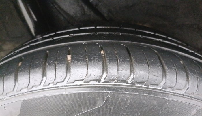 2019 Hyundai VENUE SX PLUS 1.0 TURBO DCT, Petrol, Automatic, 14,948 km, Right Rear Tyre Tread