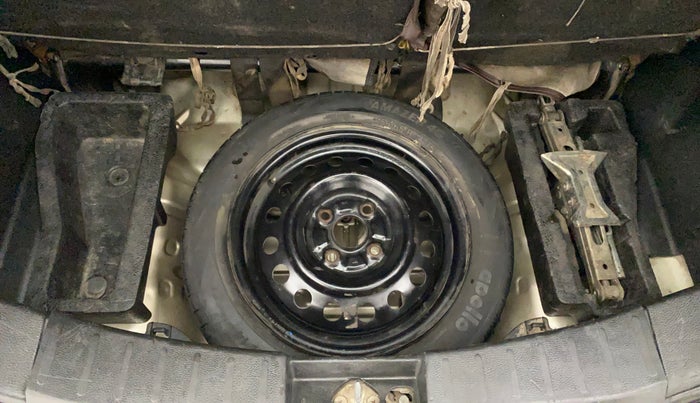 2014 Maruti Wagon R 1.0 VXI, Petrol, Manual, 1,14,840 km, Dicky (Boot door) - Tool missing