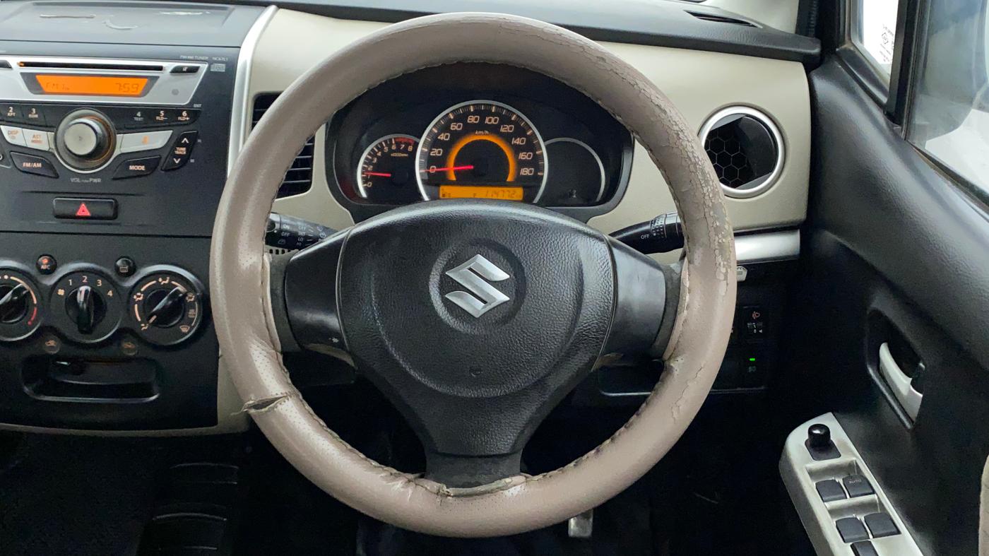 2014 Maruti Wagon R 1.0 VXI, Petrol, Manual, 1,14,840 km, Steering Wheel Close Up