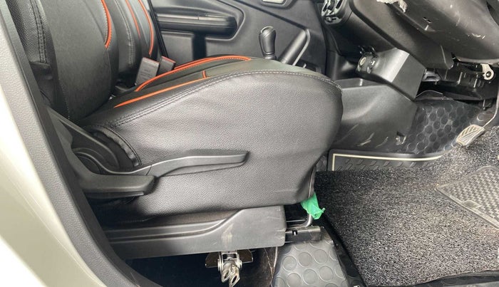 2022 Maruti Celerio ZXI PLUS, Petrol, Manual, 12,261 km, Driver Side Adjustment Panel