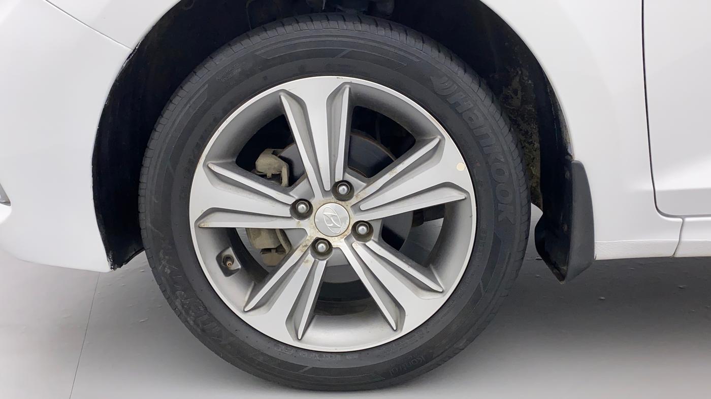 2018 Hyundai Verna 1.6 VTVT SX, Petrol, Manual, 32,220 km, Left Front Wheel