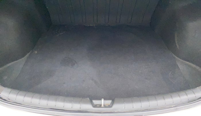 2018 Hyundai Verna 1.6 VTVT SX, Petrol, Manual, 32,220 km, Boot Inside