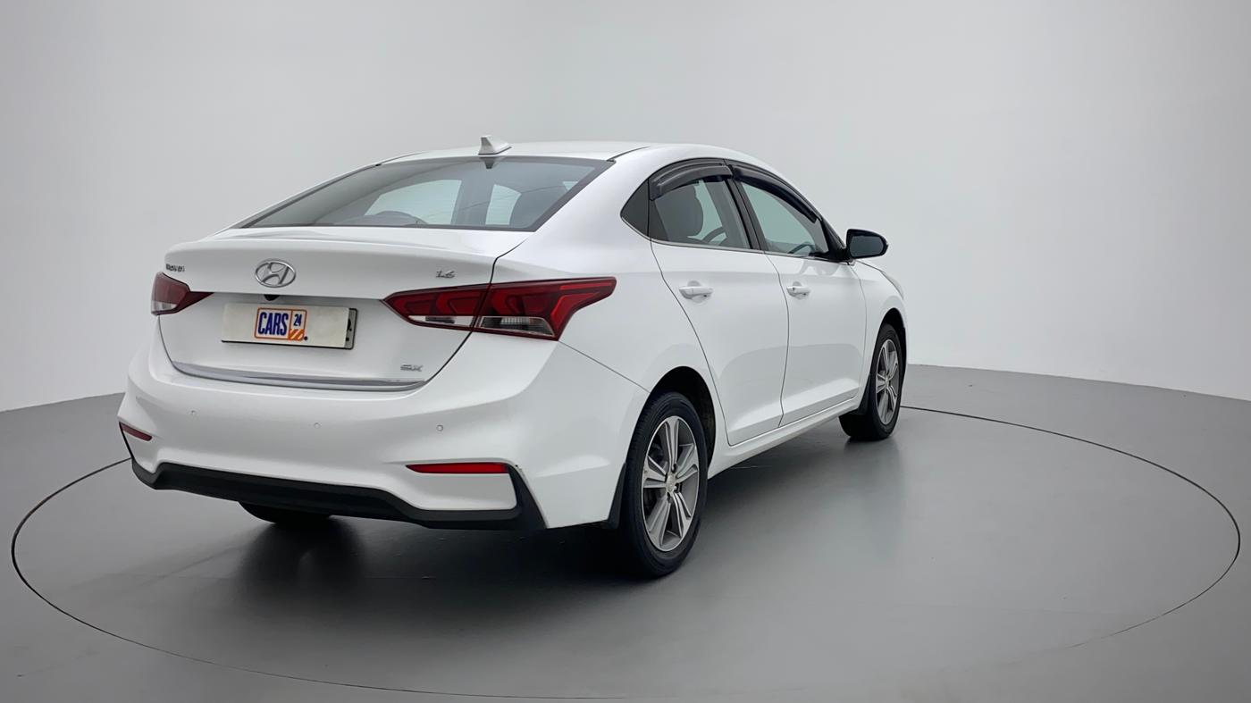 2018 Hyundai Verna 1.6 VTVT SX, Petrol, Manual, 32,220 km, Right Back Diagonal