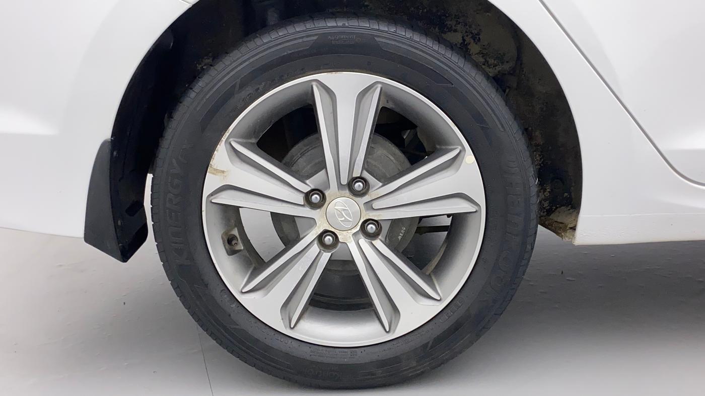 2018 Hyundai Verna 1.6 VTVT SX, Petrol, Manual, 32,220 km, Right Rear Wheel