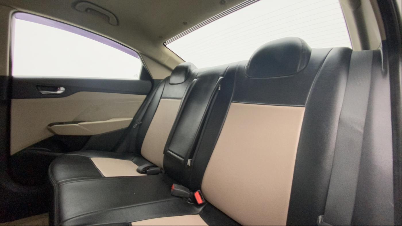 2018 Hyundai Verna 1.6 VTVT SX, Petrol, Manual, 32,220 km, Right Side Rear Door Cabin