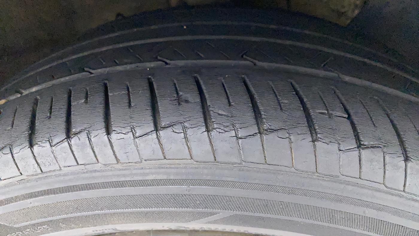 2018 Hyundai Verna 1.6 VTVT SX, Petrol, Manual, 32,220 km, Right Front Tyre Tread