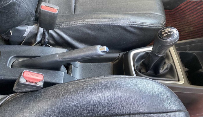 2019 Maruti Swift VXI, Petrol, Manual, 58,152 km, Gear Lever