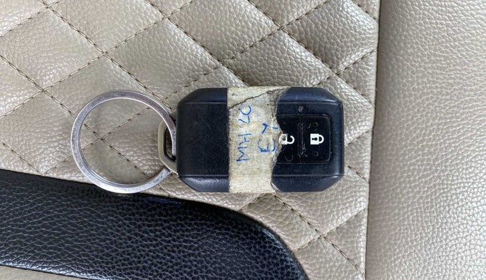2018 Maruti Dzire ZDI AMT, Diesel, Automatic, 1,06,912 km, Key Close Up