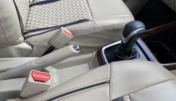 2018 Maruti Dzire ZDI AMT, Diesel, Automatic, 1,06,912 km, Gear Lever