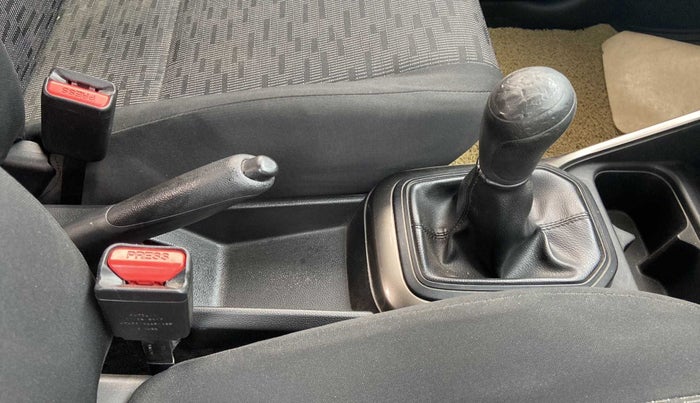 2017 Maruti IGNIS SIGMA 1.2, Petrol, Manual, 36,088 km, Gear Lever