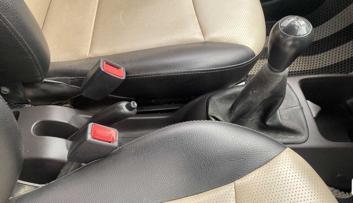 2015 Hyundai Eon ERA +, Petrol, Manual, 54,864 km, Gear Lever