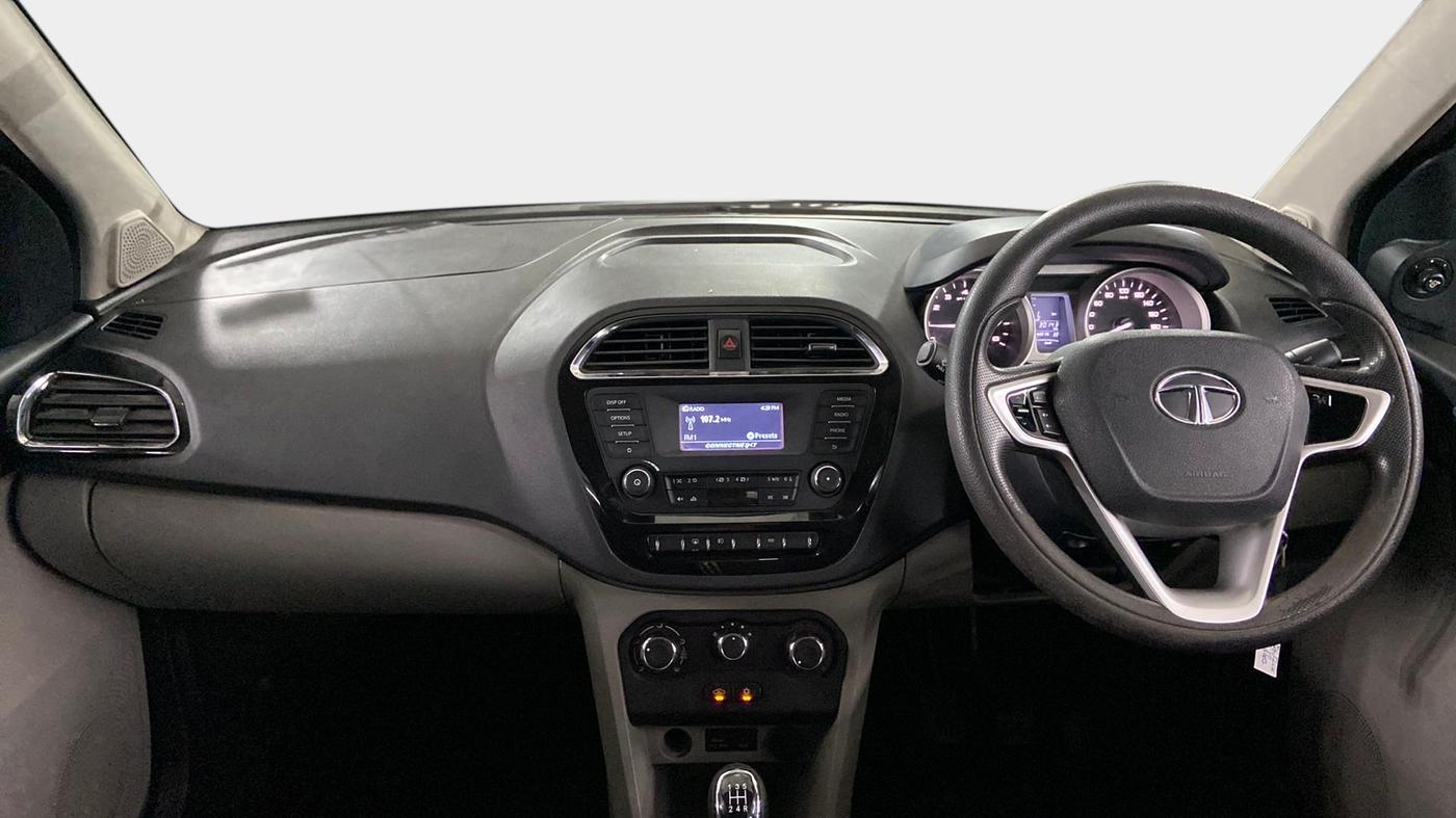 2016 Tata Tiago XZ PETROL, Petrol, Manual, 30,142 km, Dashboard