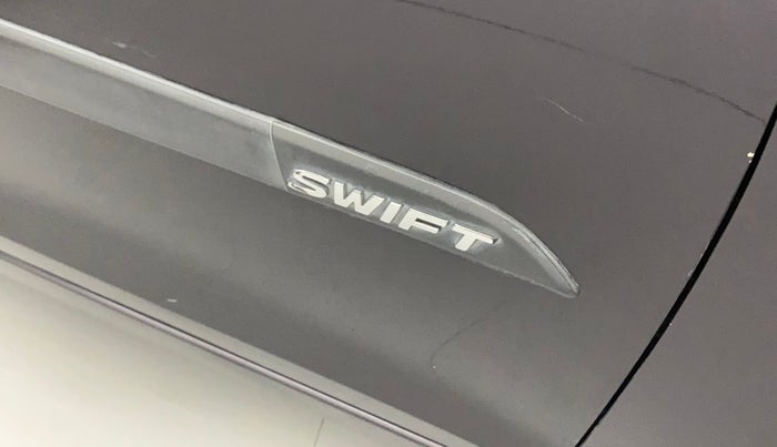 2015 Maruti Swift VXI, Petrol, Manual, 48,681 km, Driver-side door - Slightly dented
