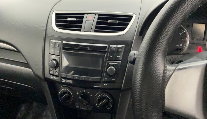 2015 Maruti Swift VXI, Petrol, Manual, 48,681 km, AC Unit - Directional switch has minor damage