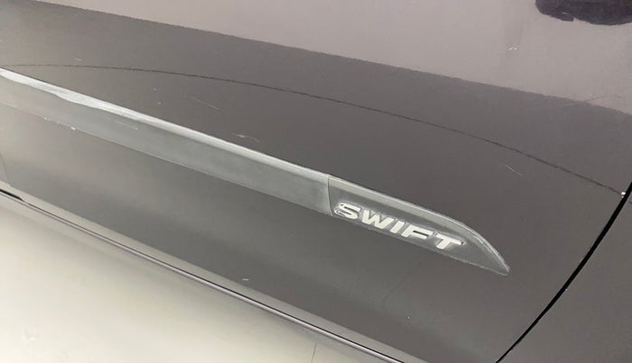 2015 Maruti Swift VXI, Petrol, Manual, 48,681 km, Driver-side door - Minor scratches