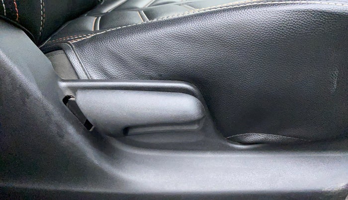 2015 Maruti Swift VXI, Petrol, Manual, 48,681 km, Driver Side Adjustment Panel