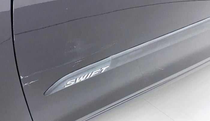 2015 Maruti Swift VXI, Petrol, Manual, 48,681 km, Front passenger door - Minor scratches