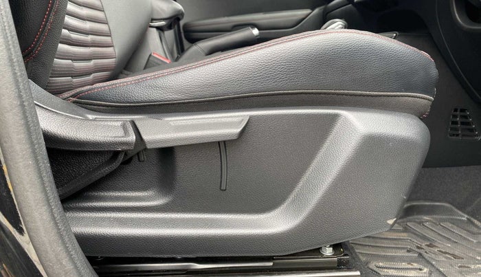 2022 KIA SONET GTX PLUS 1.5 AT, Diesel, Automatic, 41,758 km, Driver Side Adjustment Panel