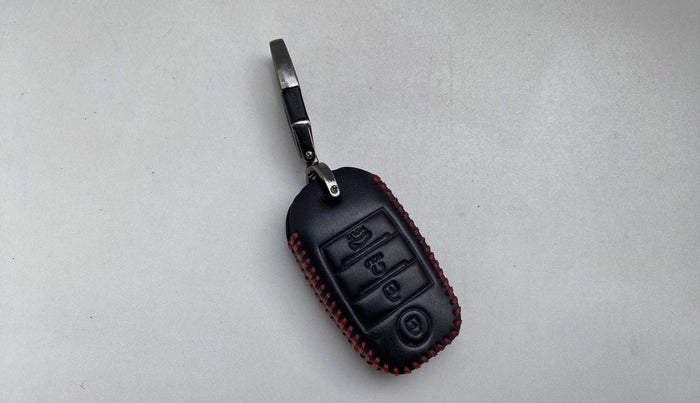 2022 KIA SONET GTX PLUS 1.5 AT, Diesel, Automatic, 41,758 km, Key Close Up