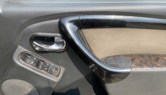 2012 Renault Duster 110 PS RXZ DIESEL, Diesel, Manual, 1,21,243 km, Driver Side Door Panels Control