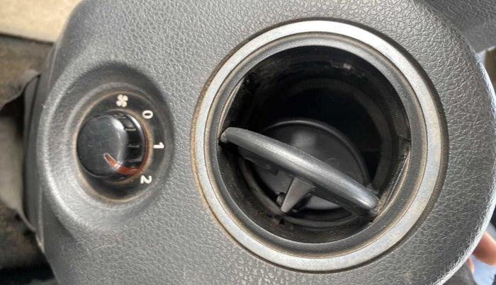 2012 Renault Duster 110 PS RXZ DIESEL, Diesel, Manual, 1,21,243 km, AC Unit - Front vent has minor damage