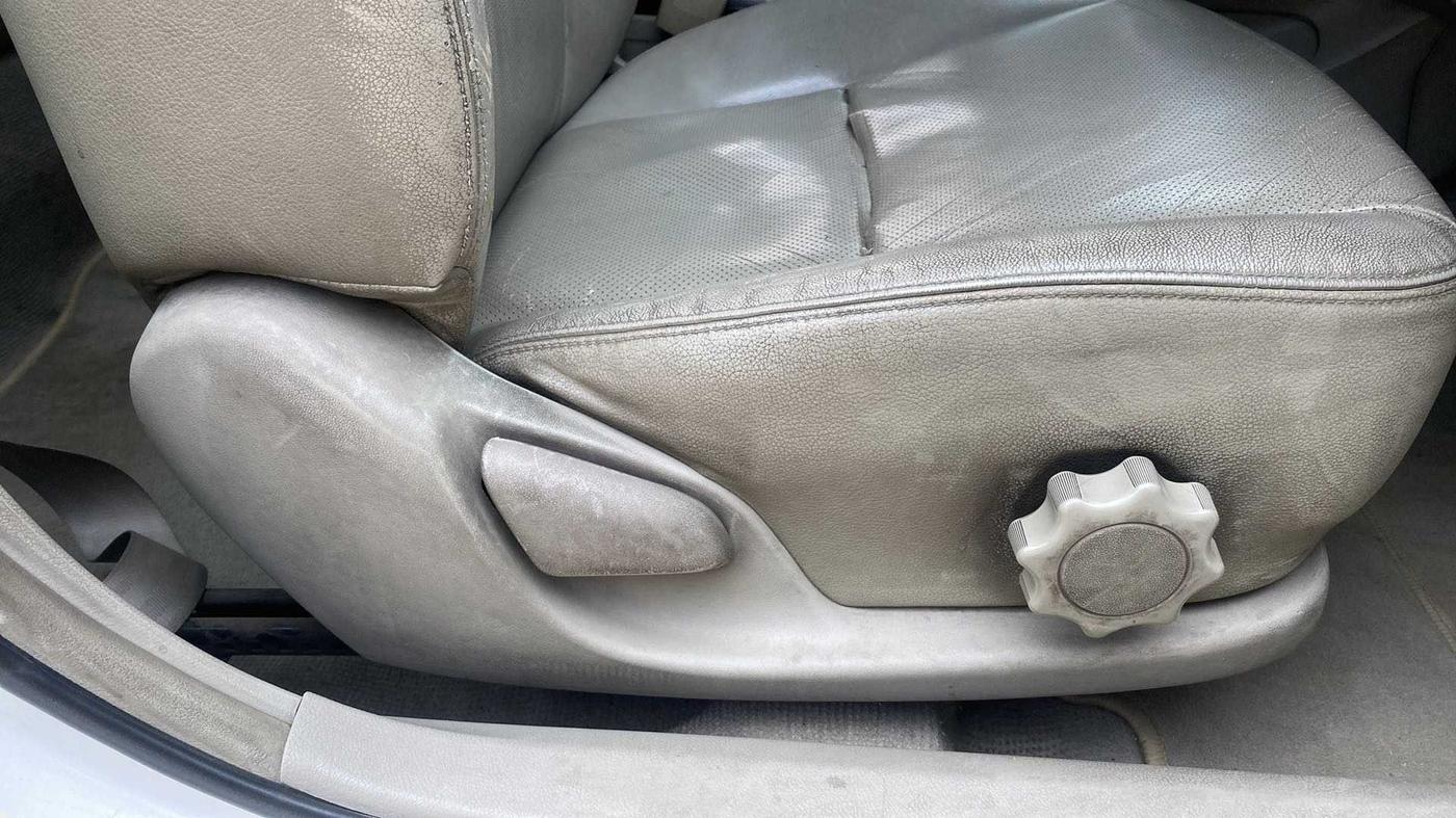 2011 Toyota Corolla Altis G DIESEL, Diesel, Manual, 1,07,236 km, Driver Side Adjustment Panel