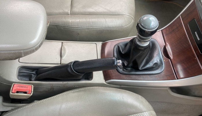 2011 Toyota Corolla Altis G DIESEL, Diesel, Manual, 1,07,236 km, Gear Lever