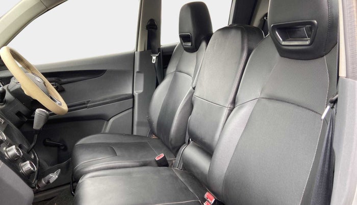 2018 Mahindra KUV 100 NXT K2 P 6 STR, Petrol, Manual, 28,611 km, Right Side Front Door Cabin