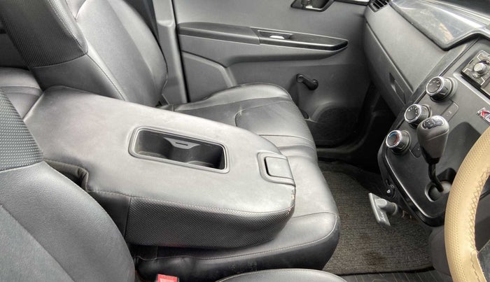 2018 Mahindra KUV 100 NXT K2 P 6 STR, Petrol, Manual, 28,611 km, Gear Lever
