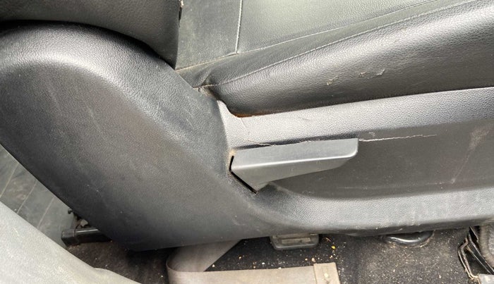 2018 Mahindra KUV 100 NXT K2 P 6 STR, Petrol, Manual, 28,611 km, Driver Side Adjustment Panel