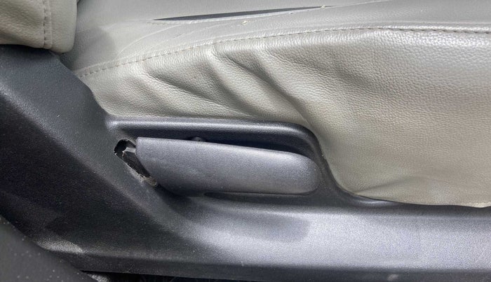 2014 Maruti Swift VXI, Petrol, Manual, 27,376 km, Driver Side Adjustment Panel