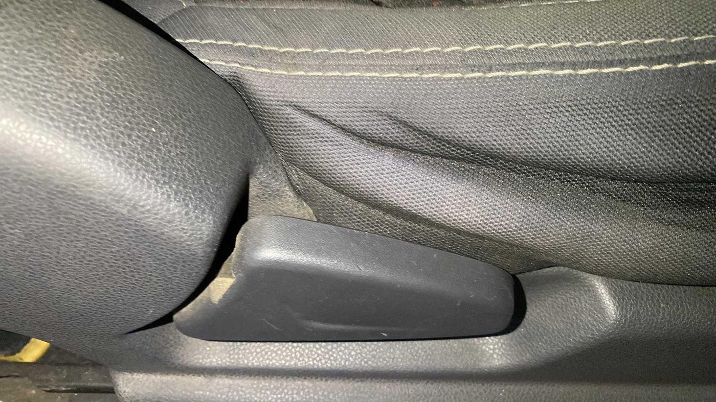 2016 Renault Kwid RXT 0.8, Petrol, Manual, 34,891 km, Driver Side Adjustment Panel