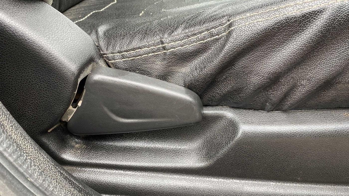 2019 Renault Kwid RXT 0.8 (O), Petrol, Manual, 49,905 km, Driver Side Adjustment Panel
