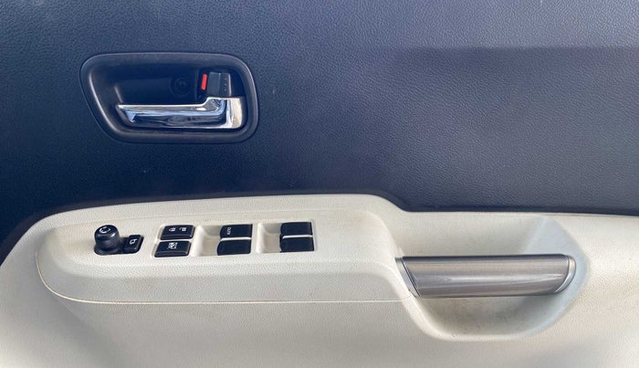 2022 Maruti IGNIS ALPHA 1.2 AMT, Petrol, Automatic, 10,759 km, Driver Side Door Panels Control