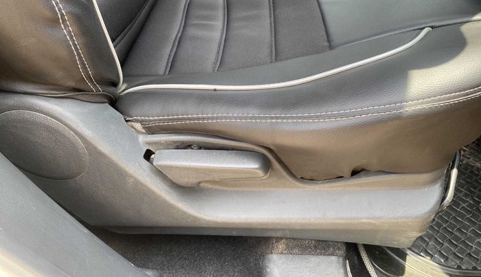 2010 Maruti Ritz VXI, Petrol, Manual, 86,168 km, Driver Side Adjustment Panel