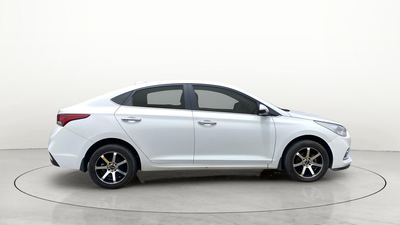 2017 Hyundai Verna 1.6 EX CRDI, Diesel, Manual, 89,224 km, Right Side View