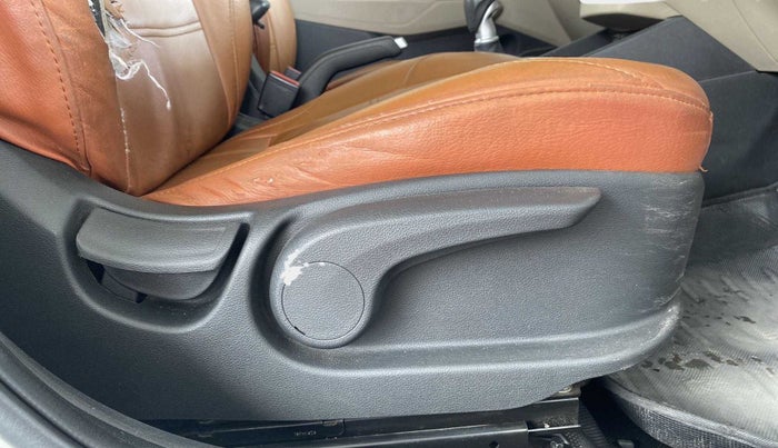 2017 Hyundai Verna 1.6 EX CRDI, Diesel, Manual, 89,224 km, Driver Side Adjustment Panel