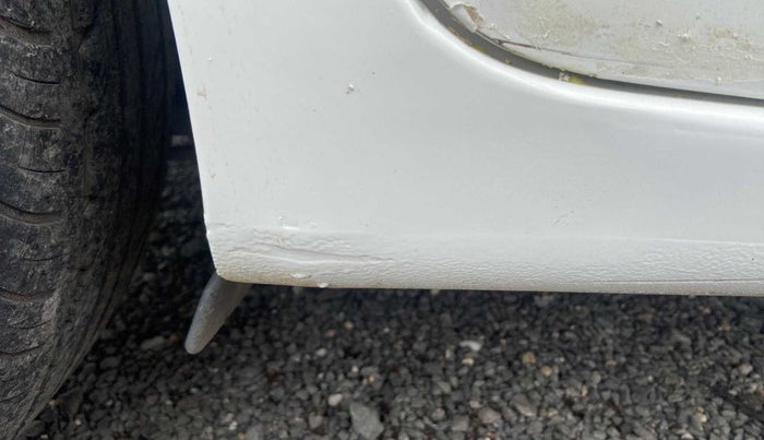 2012 Honda Brio S(O) MT, CNG, Manual, 88,786 km, Right running board - Minor scratches